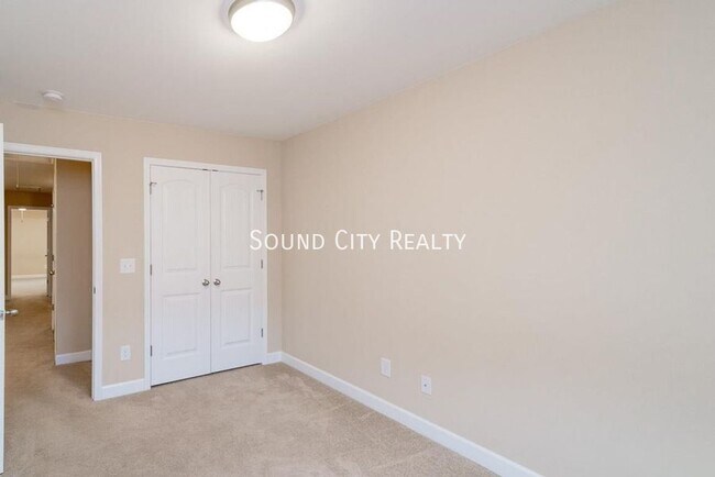 Building Photo - 1408-B Straightway Ave-
