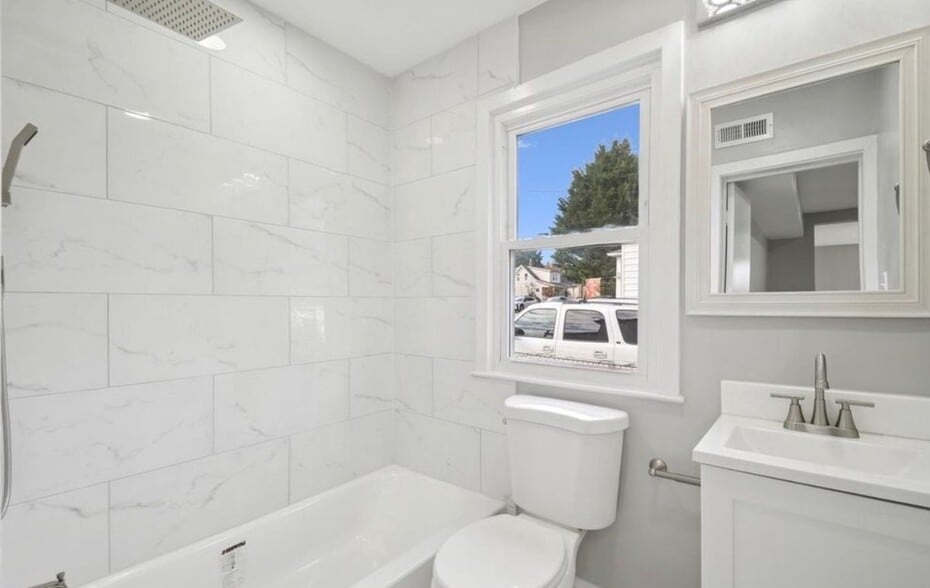 Building Photo - 3814 Walnut Ave