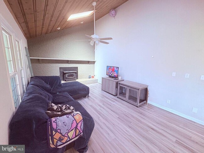 Building Photo - 204 Bosun Cove