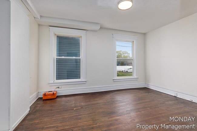 Building Photo - 531 W Webster Ave