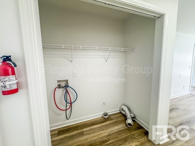 Building Photo - 5170 Deveron St