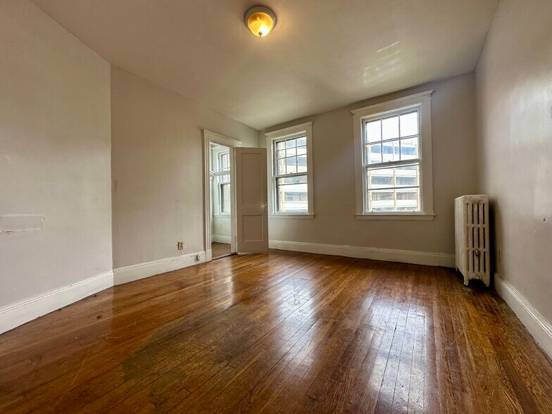 Primary Photo - 24 Sidlaw Rd