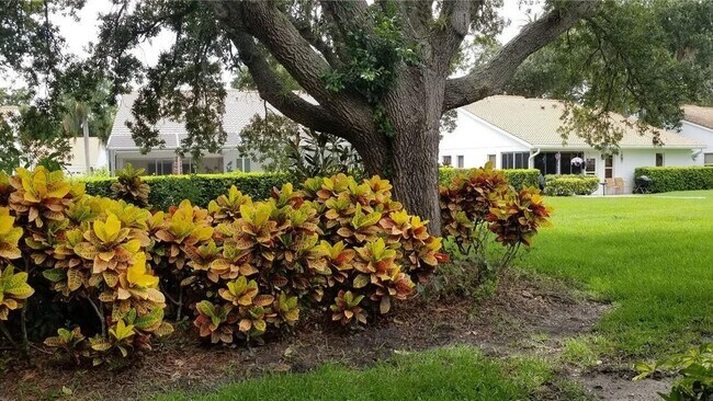 Building Photo - 5810 Garden Lakes Majestic