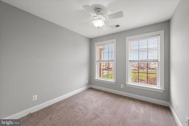 Building Photo - 507 Flameflower Terrace SE