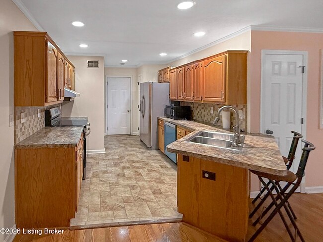 Building Photo - 9804 Spring Pointe Ct