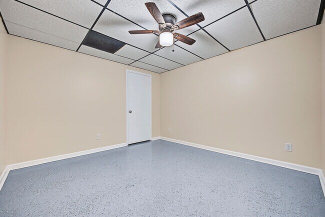 Building Photo - 129a McWhirter Pl
