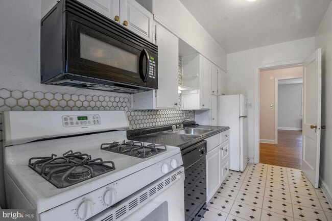 Building Photo - 4515 Avondale St