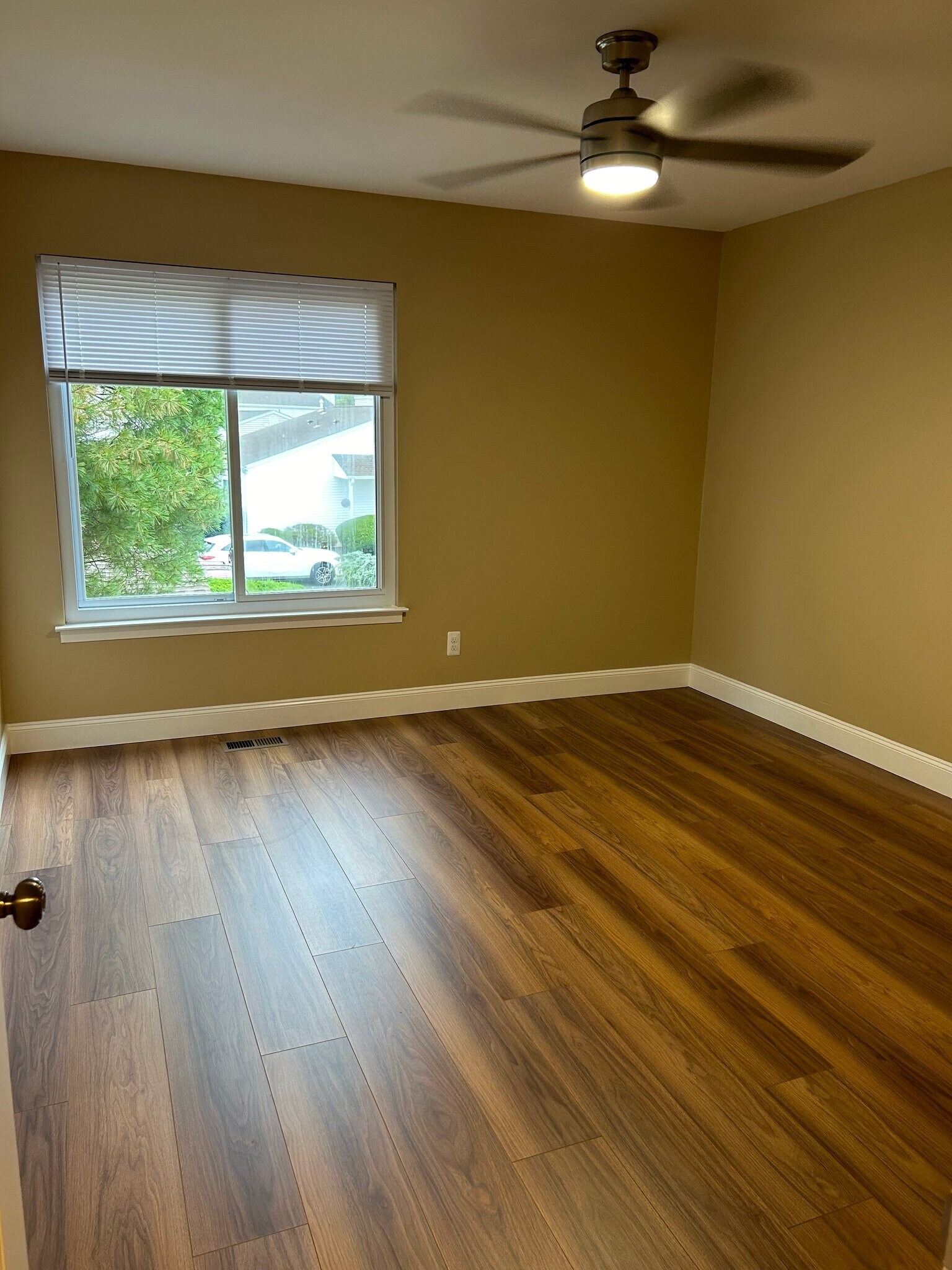 Building Photo - 13 Inwood Terrace