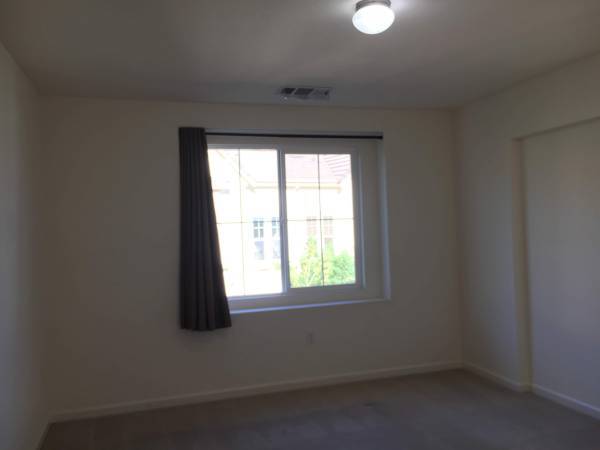 Building Photo - 110 Heligan Ln
