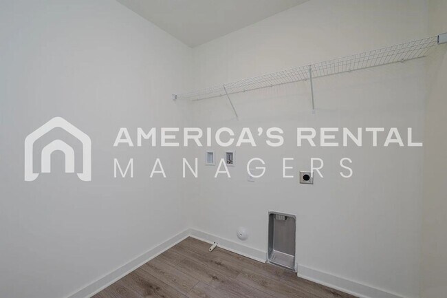 Building Photo - Modern Elegance at Unali Townes!