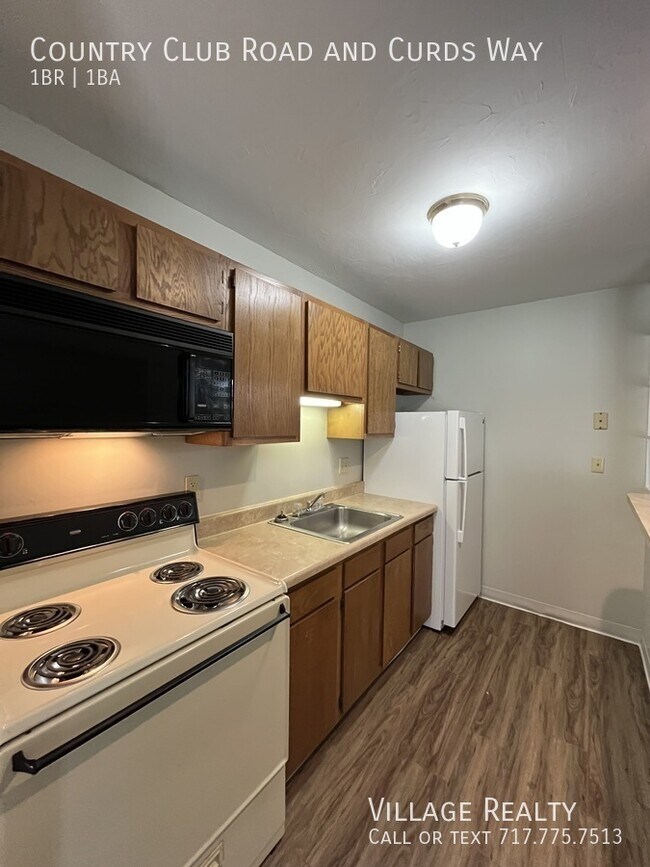 Building Photo - 631 Country Club Rd