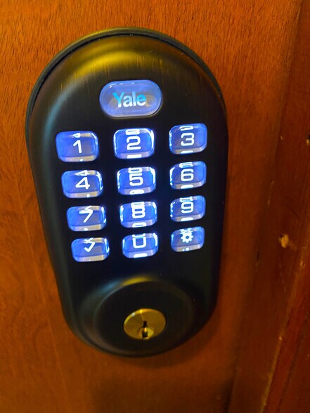 Smart lock 2 - 36 Sanfordtown Rd