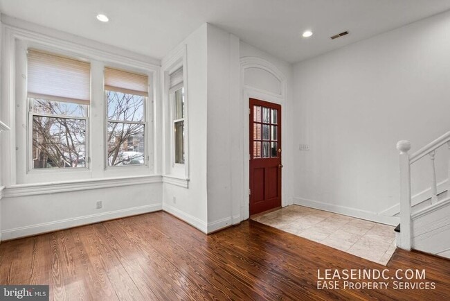 Building Photo - 203 R St NW