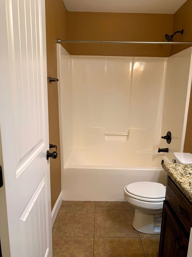 Building Photo - Stylish 3BD/2BA Rental Home in Miller Farm...