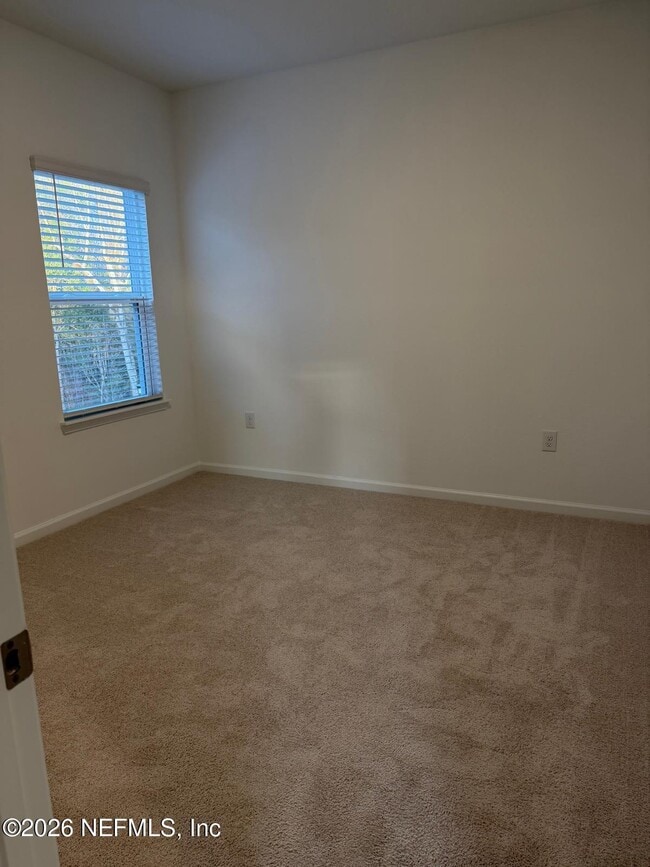 Building Photo - 624 Farmfield Dr