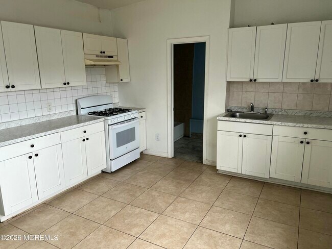 Building Photo - 919 Lakewood Farmingdale Rd