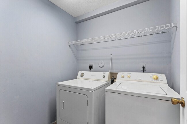 Building Photo - 13789 Yarmouth Dr