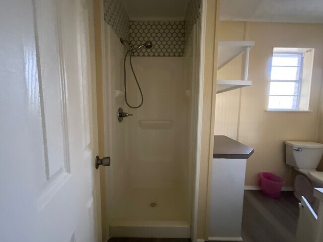 Building Photo - 1361 Shady Ln