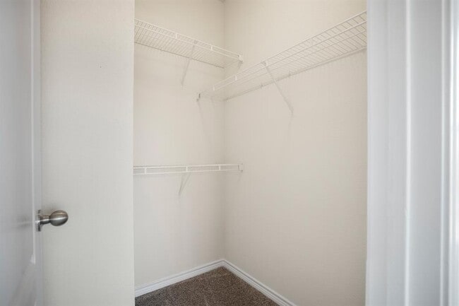 Building Photo - 501 E Stassney Ln