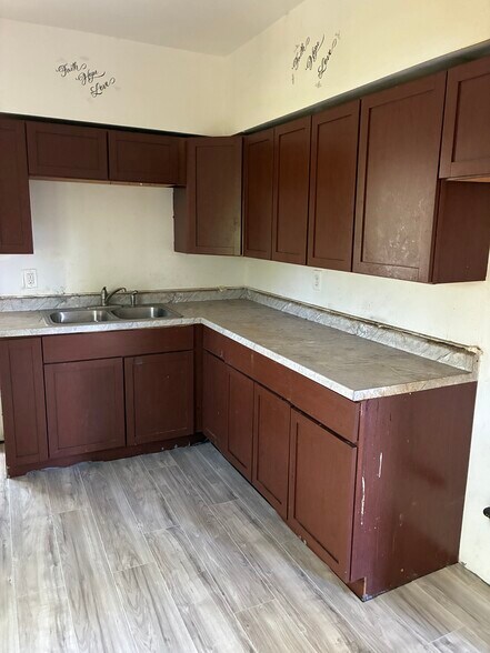 New cabinets - 1310 W Clarke St