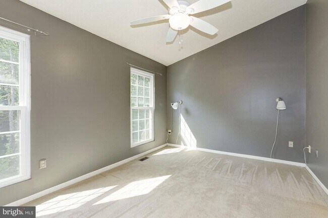 Building Photo - 7238 Stover Ct