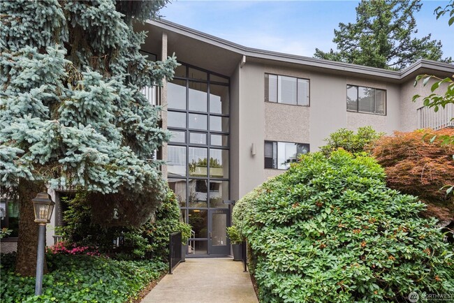 Building Photo - 2Bd/2Ba Bellevue Condo