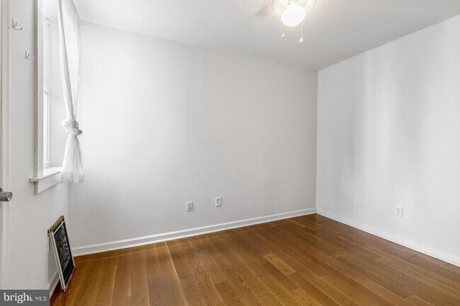 Building Photo - 2024 Ridge Ave