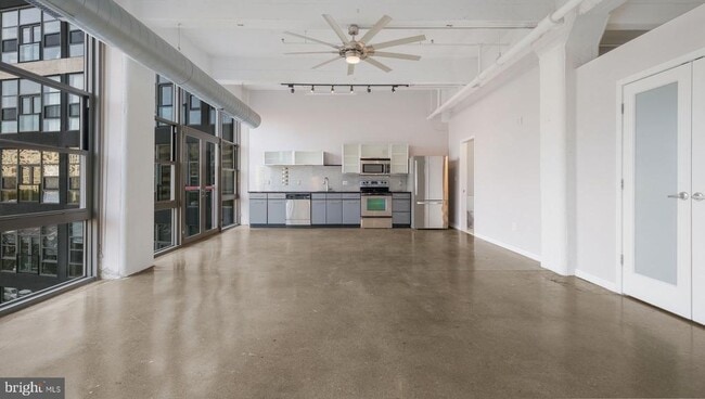 Building Photo - 444 N 4th St