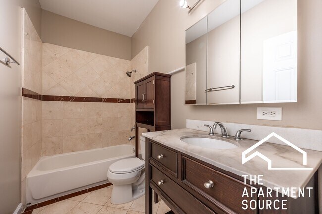 Building Photo - 2852 N Kedzie Ave