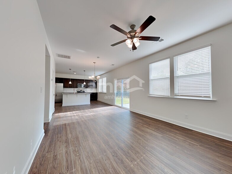 Building Photo - 132 Garrison Grv Ct