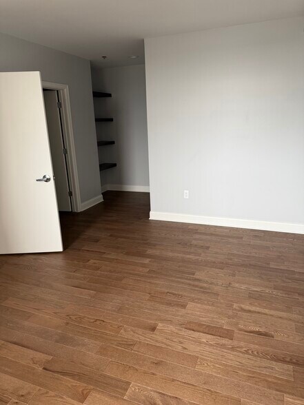Building Photo - 525 W Lafayette Blvd
