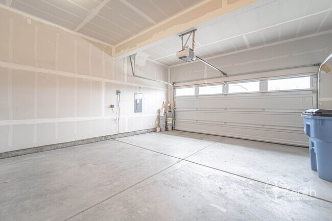 Building Photo - 2608 S White Salmon Dr