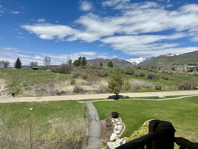 Building Photo - 3555 N Fox Run Dr