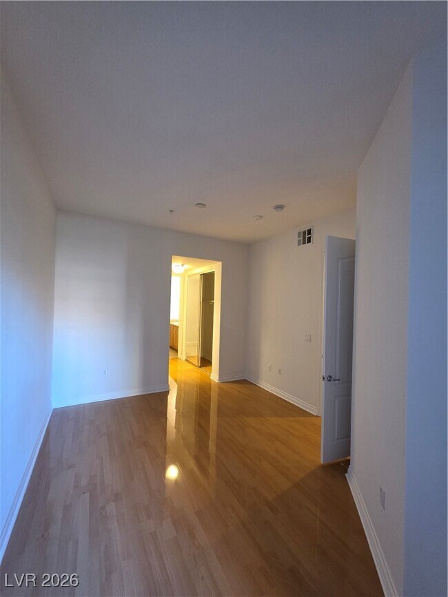 Building Photo - 62 E Serene Ave