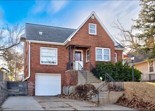 Building Photo - Maple Street