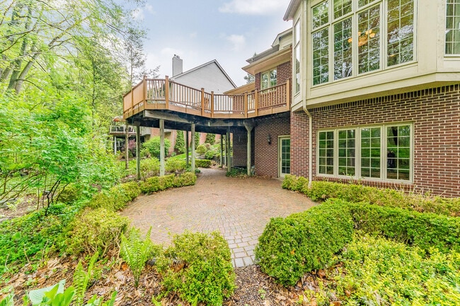 Building Photo - 16646 Brooklane Blvd