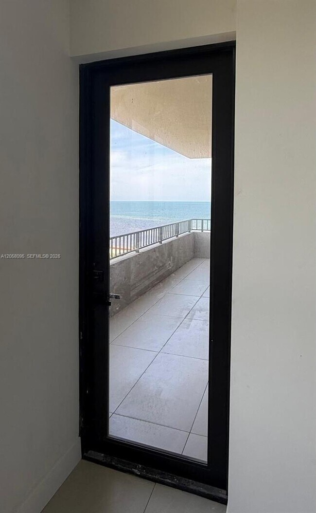 Building Photo - 251 Crandon Blvd