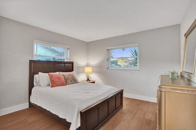 Building Photo - 620 W Palmetto Park Rd