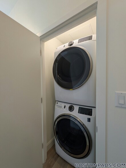 Building Photo - 1079 Commonwealth Ave