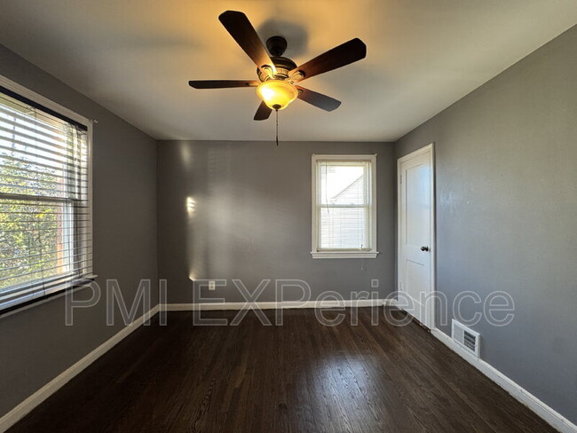 Building Photo - 2204 Ramblewood Dr