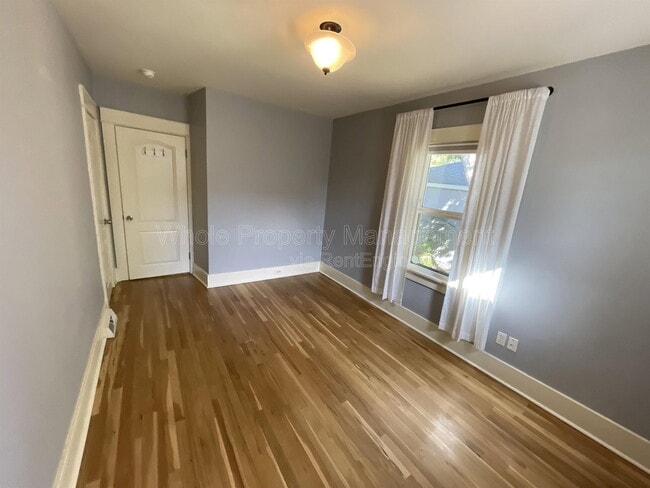 Building Photo - 4909 Beach Ct