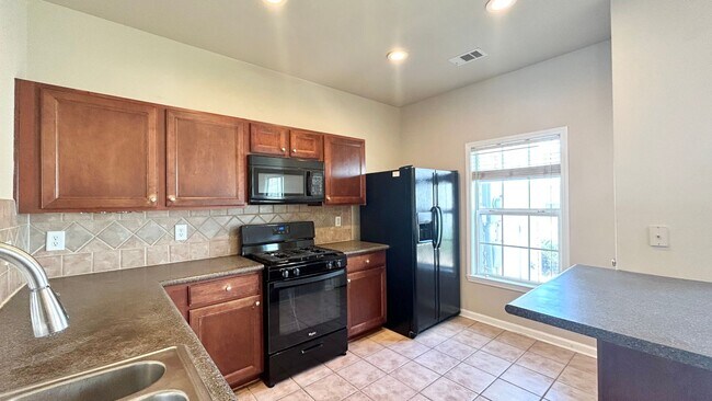 Building Photo - 933 Prestwyck Ct