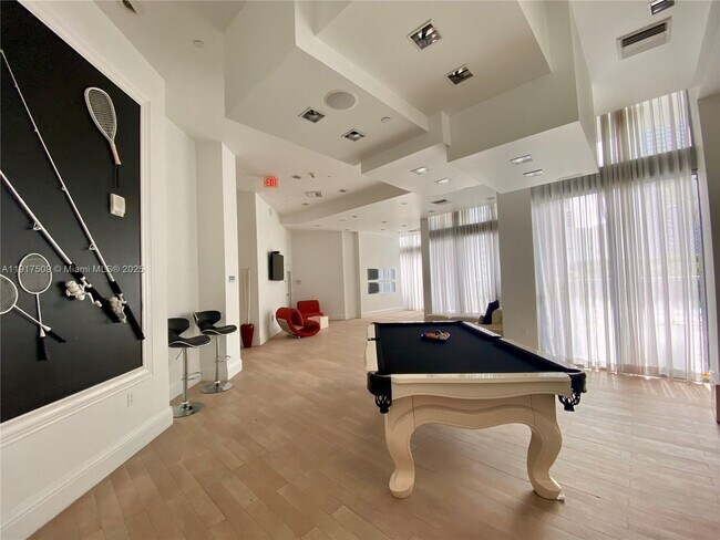 Building Photo - 350 S Miami Ave