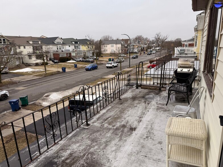 Building Photo - 359 Colvin Ave