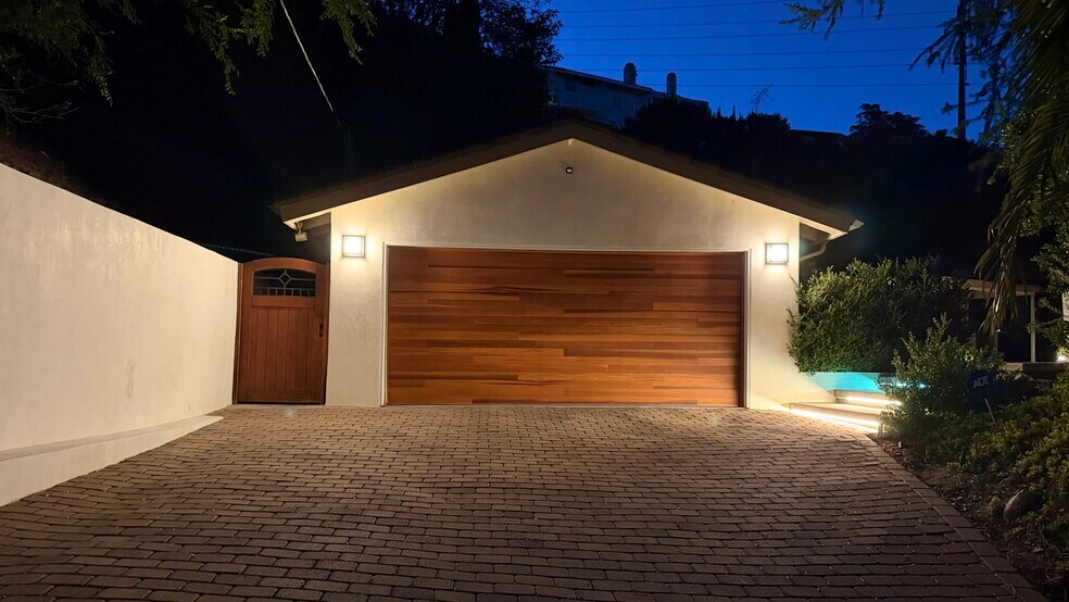 Building Photo - 1385 Greenmont Dr