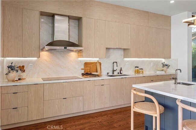 Building Photo - 14519 Greenleaf St