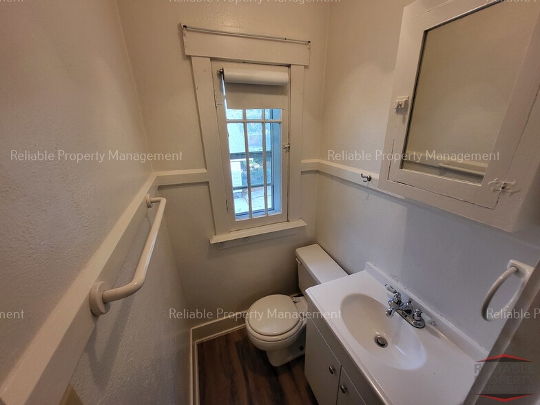 Building Photo - 283 4th St
