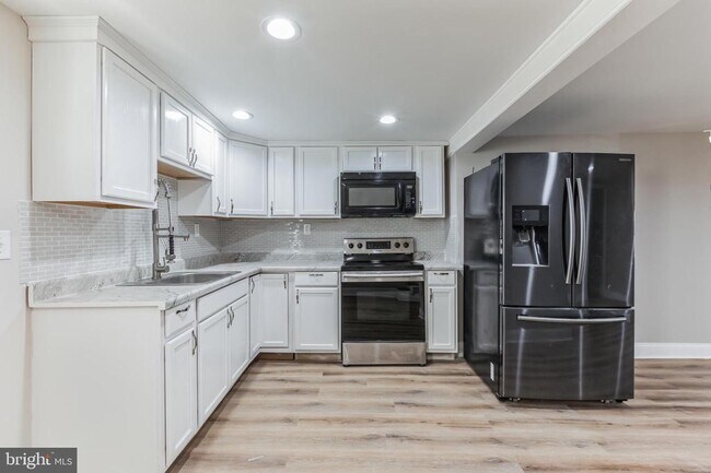 Building Photo - 614 Minor St