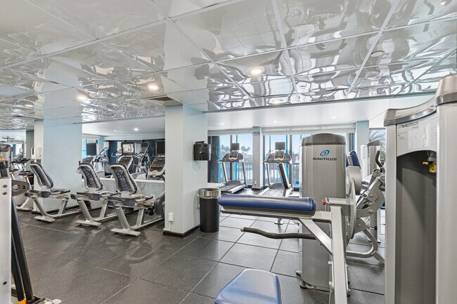 Building Photo - 4740 S Ocean Blvd