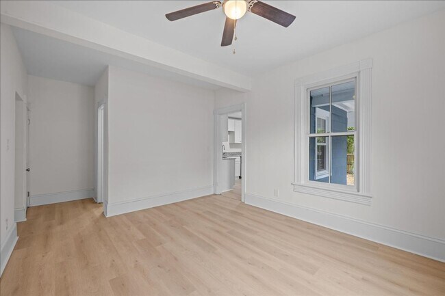 Building Photo - 258 Douglas Ave